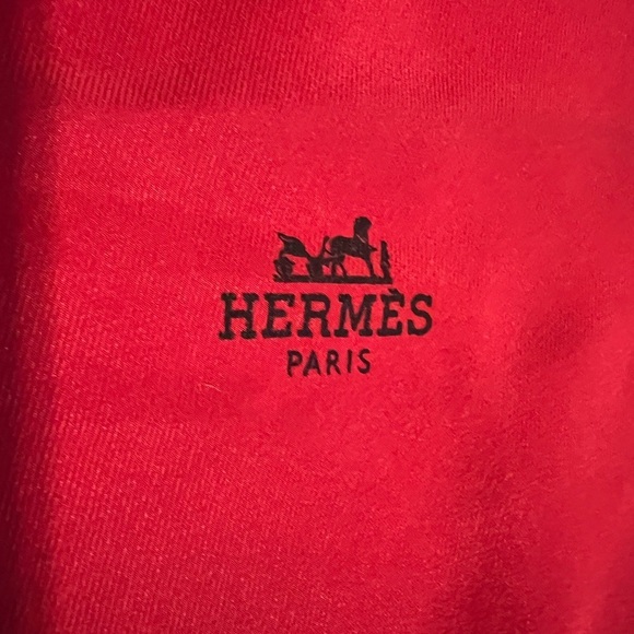 Red Hermes Bee Triangle Scarf - Picture 3 of 11